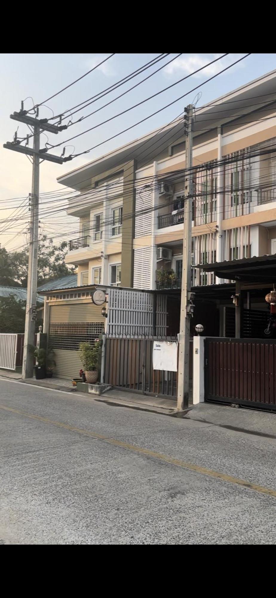 The European House Pattaya Bed & Breakfast Bagian luar foto