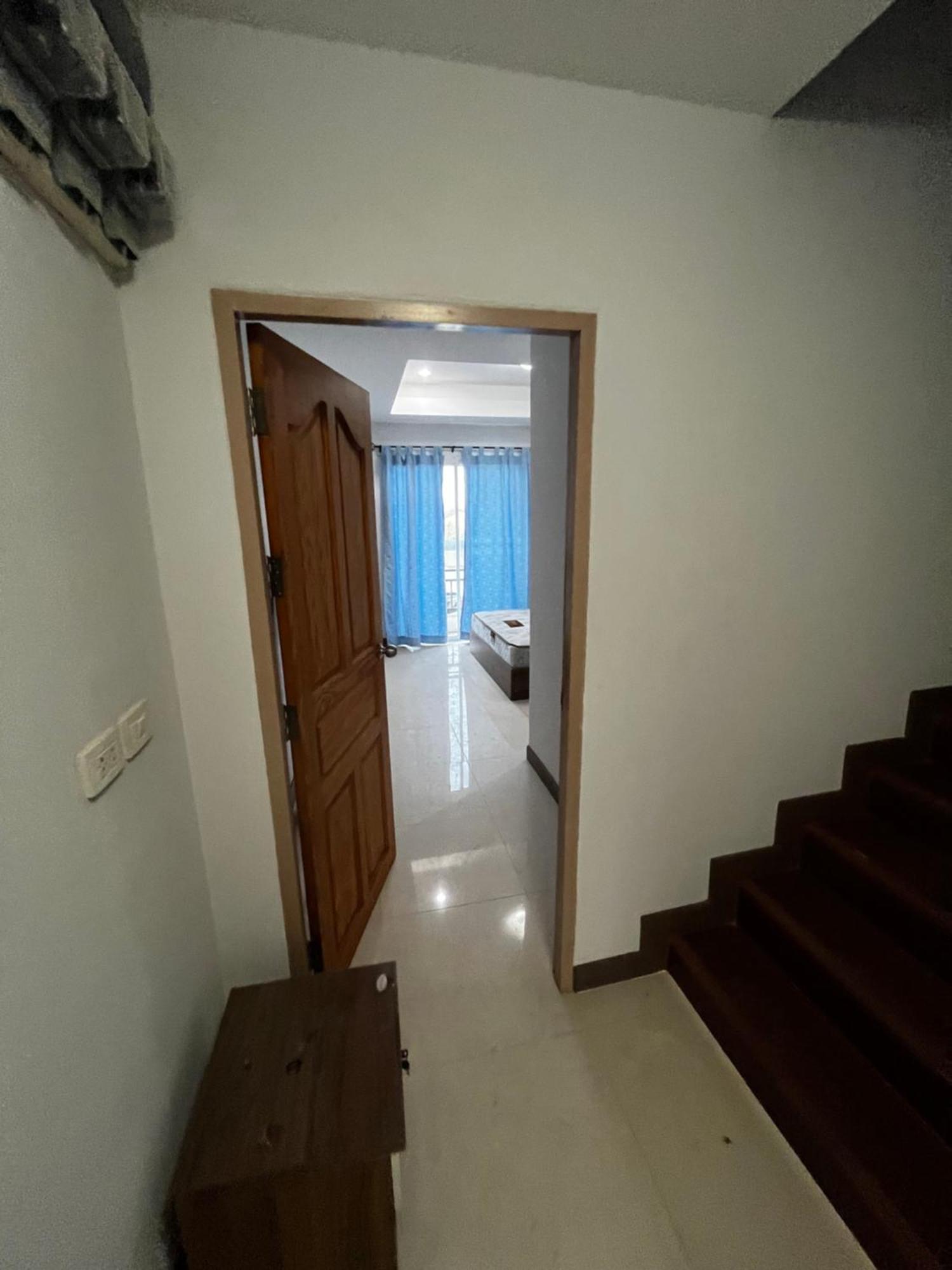 The European House Pattaya Bed & Breakfast Bagian luar foto