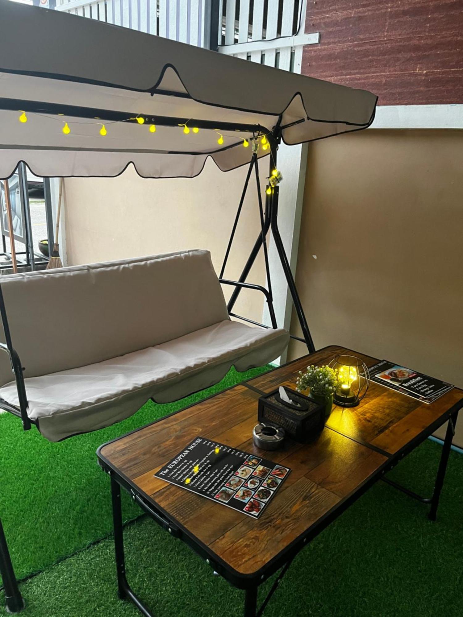 The European House Pattaya Bed & Breakfast Bagian luar foto