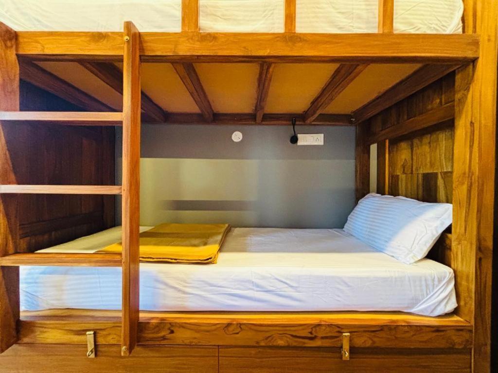 The European House Pattaya Bed & Breakfast Bagian luar foto